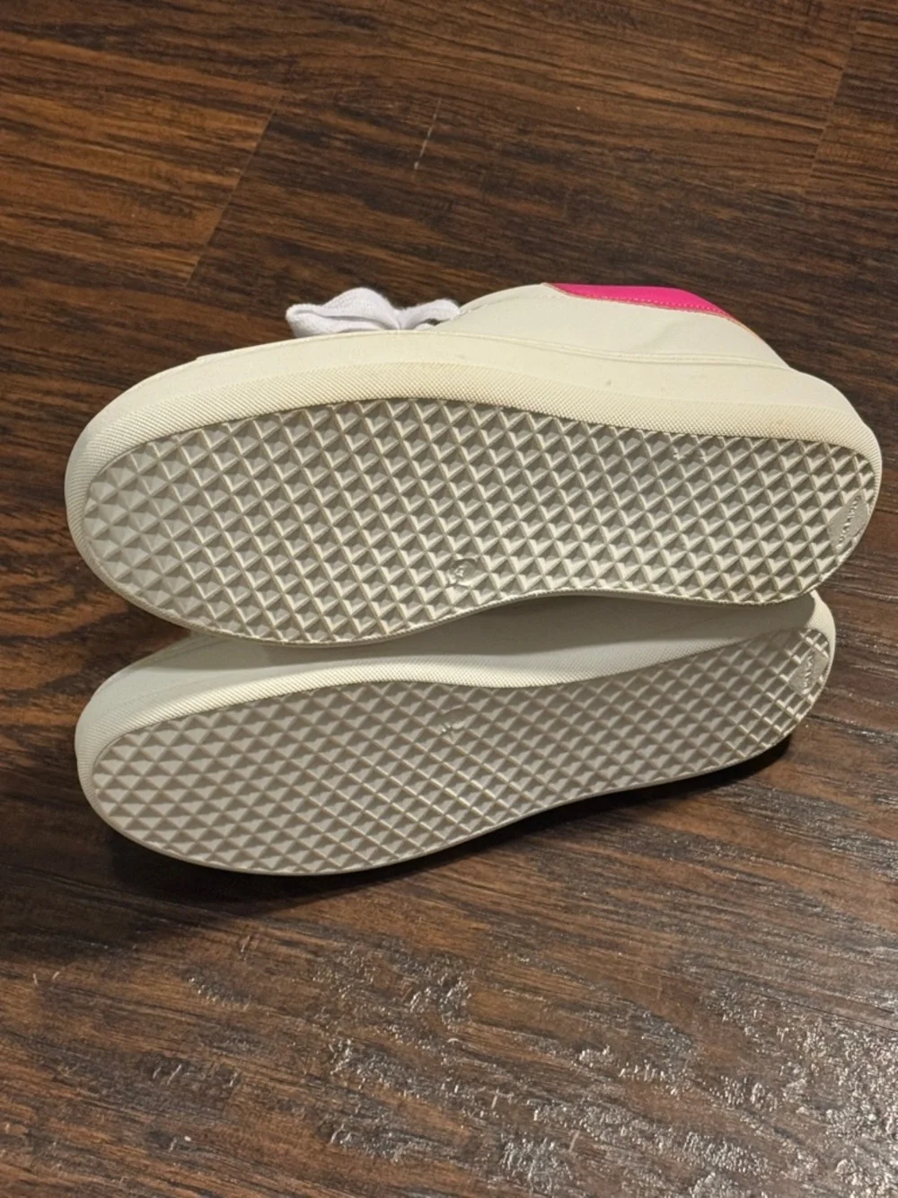 Valentino White Leather Low-Top Sneakers with Pink Heel Tab, Like New, Sz 7 - Picture 14 of 16